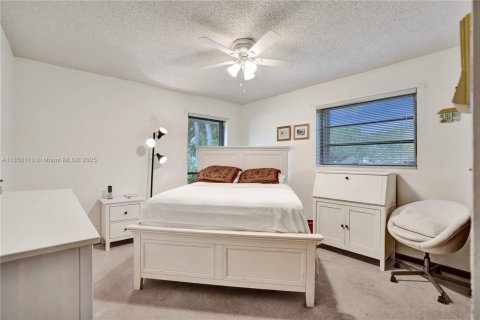Villa ou maison à vendre à Miami, Floride: 5 chambres, 273.13 m2 № 1871651 - photo 26