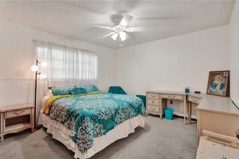 Villa ou maison à vendre à Miami, Floride: 5 chambres, 273.13 m2 № 1871651 - photo 25
