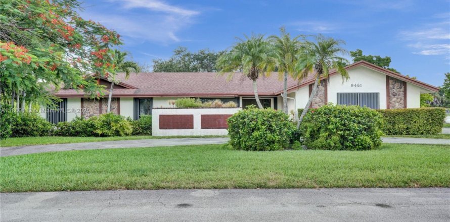 Villa ou maison à Miami, Floride 5 chambres, 273.13 m2 № 1871651