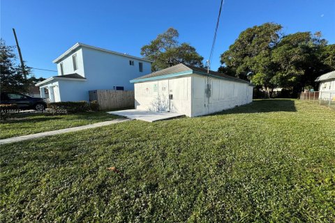 Купить виллу или дом в Помпано-Бич, Флорида 3 спальни, 87.33м2, № 1932321 - фото 1