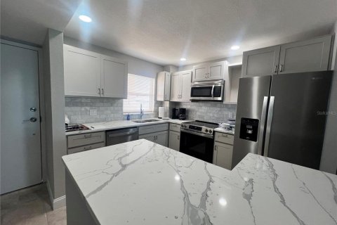 Copropriété à louer à Clearwater, Floride: 2 chambres, 101.64 m2 № 2166381 - photo 8
