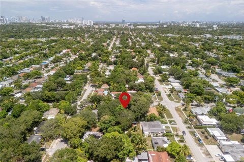 Terreno en venta en North Miami, Florida № 1878978 - foto 1
