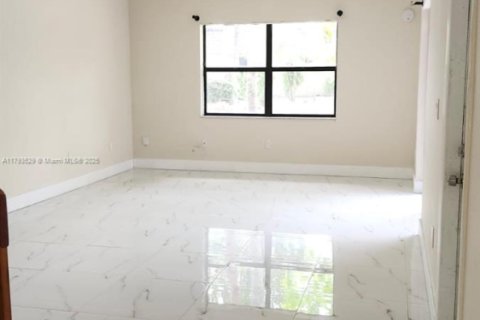 Copropriété à vendre à Miami, Floride: 3 chambres, 135.82 m2 № 1983398 - photo 4