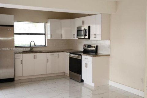 Copropriété à vendre à Miami, Floride: 3 chambres, 135.82 m2 № 1983398 - photo 14