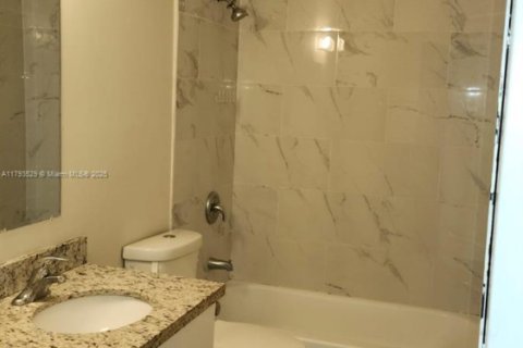 Copropriété à vendre à Miami, Floride: 3 chambres, 135.82 m2 № 1983398 - photo 5