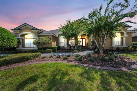 House in Odessa, Florida 4 bedrooms, 300.63 sq.m. № 1918632 - photo 1