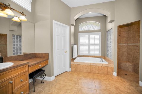 House in Odessa, Florida 4 bedrooms, 300.63 sq.m. № 1918632 - photo 18