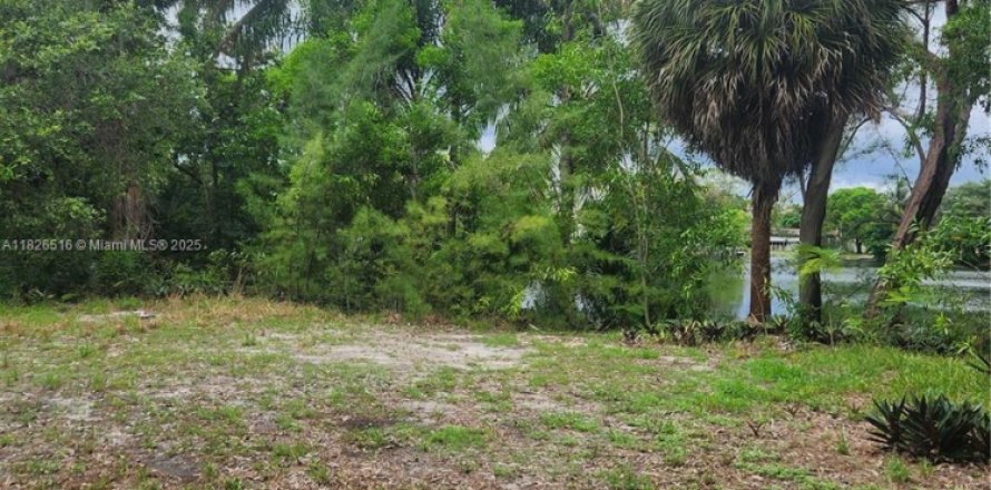 Terreno en Miami, Florida № 1796478