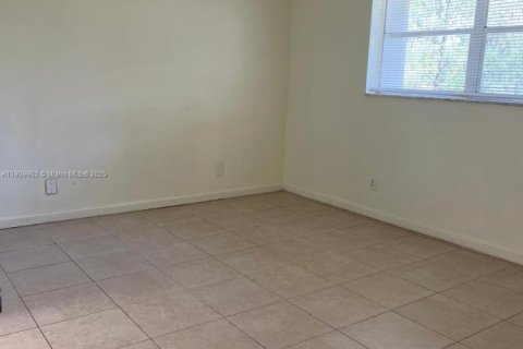 Apartment in Tamarac, Florida 1 bedroom, 69.68 sq.m. № 1967447 - photo 10