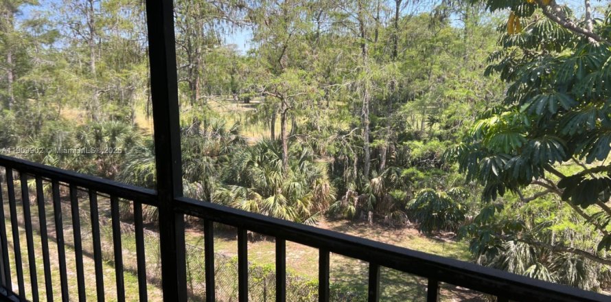 Apartment in Tamarac, Florida 1 bedroom, 69.68 sq.m. № 1967447