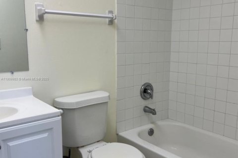 Apartment in Tamarac, Florida 1 bedroom, 69.68 sq.m. № 1967447 - photo 7