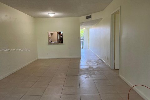 Apartment in Tamarac, Florida 1 bedroom, 69.68 sq.m. № 1967447 - photo 3