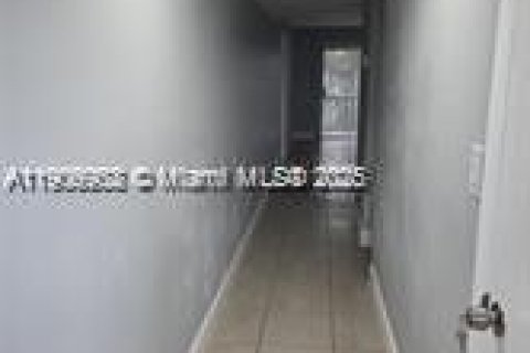 Apartment in Tamarac, Florida 1 bedroom, 69.68 sq.m. № 1967447 - photo 4