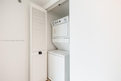 Купить кондоминиум в Санрайз, Флорида 3 спальни, 118.08м2, № 1863739 - фото 28