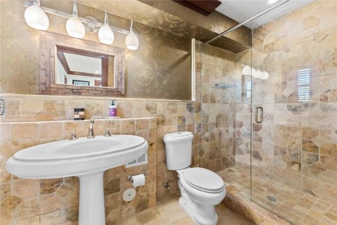 Купить виллу или дом в Форт-Лодердейл, Флорида 5 спален, 543.01м2, № 1645508 - фото 25