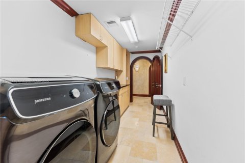 Купить виллу или дом в Форт-Лодердейл, Флорида 5 спален, 543.01м2, № 1645508 - фото 19