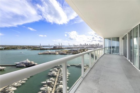 Condominio en Miami Beach, Florida, 3 dormitorios  № 2035683