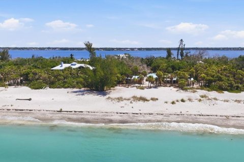 Купить виллу или дом в Энглвуд, Флорида 12 комнат, 230.58м2, № 2139924 - фото 5