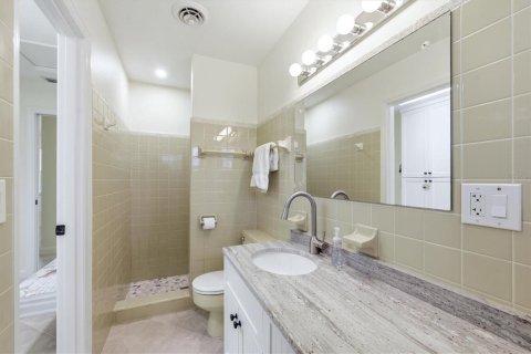 Купить виллу или дом в Энглвуд, Флорида 12 комнат, 230.58м2, № 2139924 - фото 24