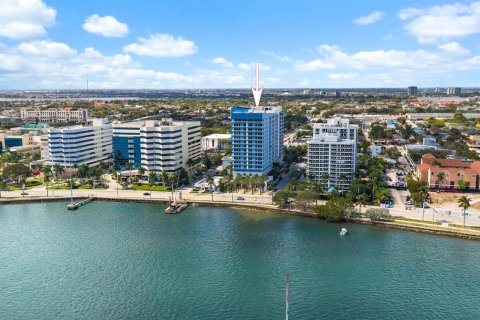 Condo in West Palm Beach, Florida, 2 bedrooms  № 2251682 - photo 25