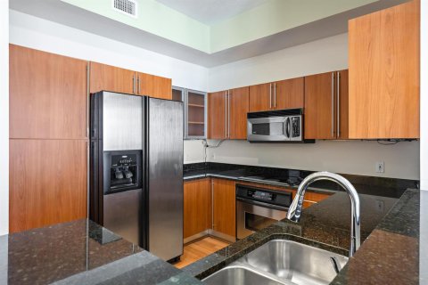 Condo in West Palm Beach, Florida, 2 bedrooms  № 2251682 - photo 5
