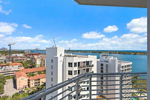 Condo in West Palm Beach, Florida, 2 bedrooms  № 2251682 - photo 18