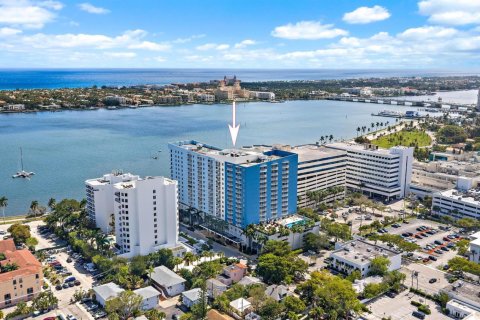 Condo in West Palm Beach, Florida, 2 bedrooms  № 2251682 - photo 26