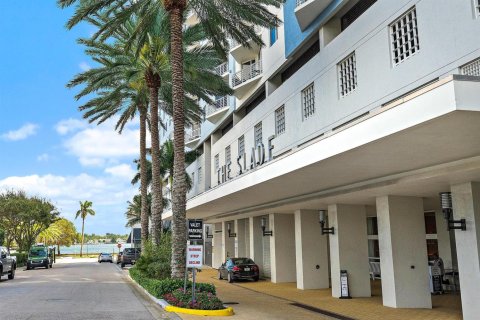 Condo in West Palm Beach, Florida, 2 bedrooms  № 2251682 - photo 23