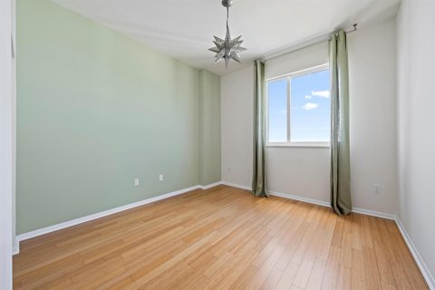 Condo in West Palm Beach, Florida, 2 bedrooms  № 2251682 - photo 13