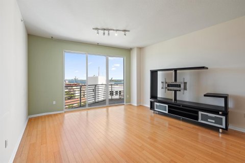 Condo in West Palm Beach, Florida, 2 bedrooms  № 2251682 - photo 8