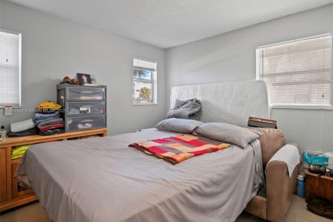 Condo in Sunrise, Florida, 2 bedrooms  № 1940581 - photo 22