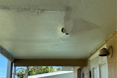 Casa en venta en Pinellas Park, Florida, 2 dormitorios, 70.51 m2 № 2387636 - foto 4