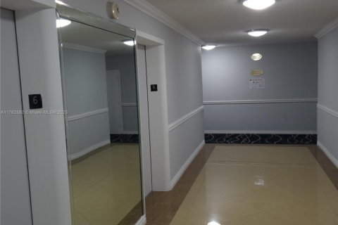 Condominio en venta en Hollywood, Florida, 1 dormitorio, 83.24 m2 № 1938260 - foto 27