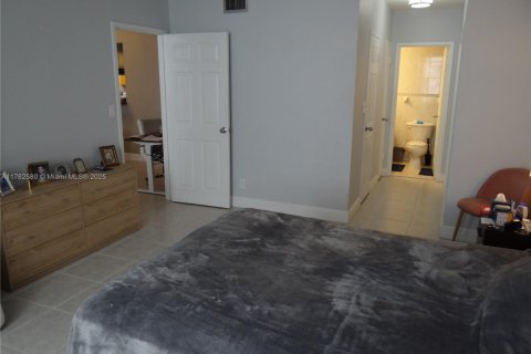 Condominio en venta en Hollywood, Florida, 1 dormitorio, 83.24 m2 № 1938260 - foto 16