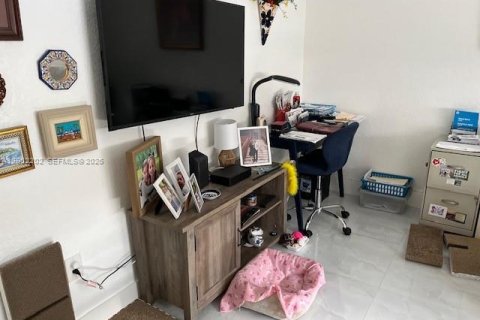 Купить таунхаус в Майами, Флорида 3 спальни, 94.76м2, № 2067682 - фото 6