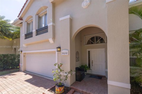 Casa en venta en Doral, Florida, 4 dormitorios, 232.07 m2 № 2041207 - foto 5