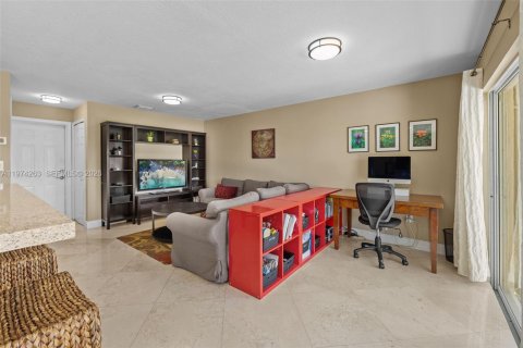 Casa en venta en Doral, Florida, 4 dormitorios, 232.07 m2 № 2041207 - foto 20