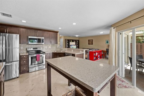 Casa en venta en Doral, Florida, 4 dormitorios, 232.07 m2 № 2041207 - foto 17