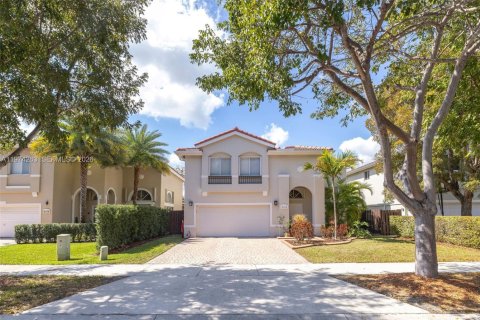 Casa en Doral, Florida 4 dormitorios, 232.07 m2 № 2041207