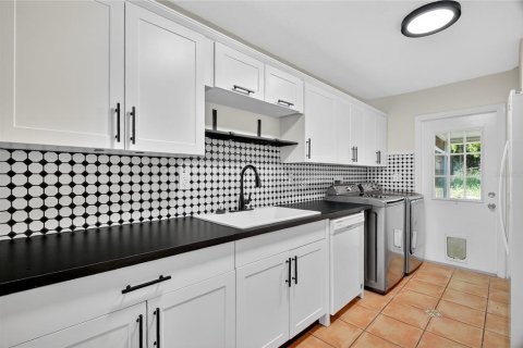 Condo in Tavares, Florida, 3 bedrooms  № 1881023 - photo 8