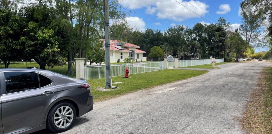 Land in Lake Worth, Florida № 1180562