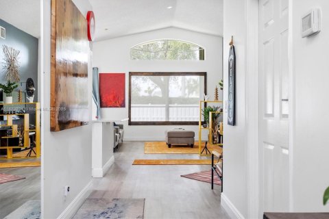 House in Pembroke Pines, Florida 3 bedrooms, 174.84 sq.m. № 1923193 - photo 3