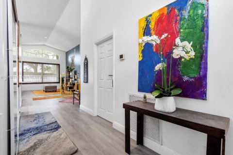 House in Pembroke Pines, Florida 3 bedrooms, 174.84 sq.m. № 1923193 - photo 4