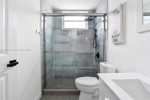 House in Pembroke Pines, Florida 3 bedrooms, 174.84 sq.m. № 1923193 - photo 28