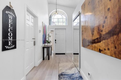 House in Pembroke Pines, Florida 3 bedrooms, 174.84 sq.m. № 1923193 - photo 27