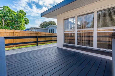 House in Ormond Beach, Florida 3 bedrooms, 149.11 sq.m. № 2127836 - photo 6