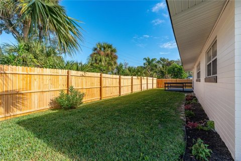 House in Ormond Beach, Florida 3 bedrooms, 149.11 sq.m. № 2127836 - photo 8