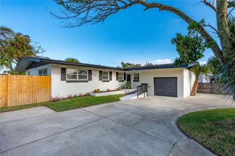 Casa en Ormond Beach, Florida 3 dormitorios, 149.11 m2 № 2127836