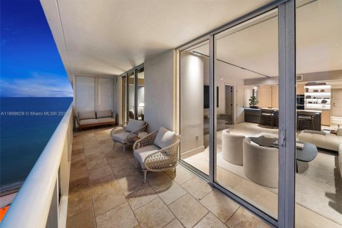 Купить кондоминиум в Халландейл-Бич, Флорида 2 спальни, 124.21м2, № 2012477 - фото 15