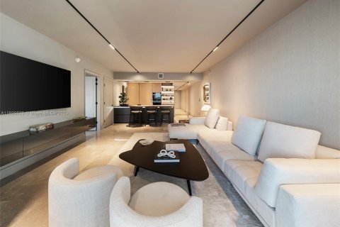 Купить кондоминиум в Халландейл-Бич, Флорида 2 спальни, 124.21м2, № 2012477 - фото 2